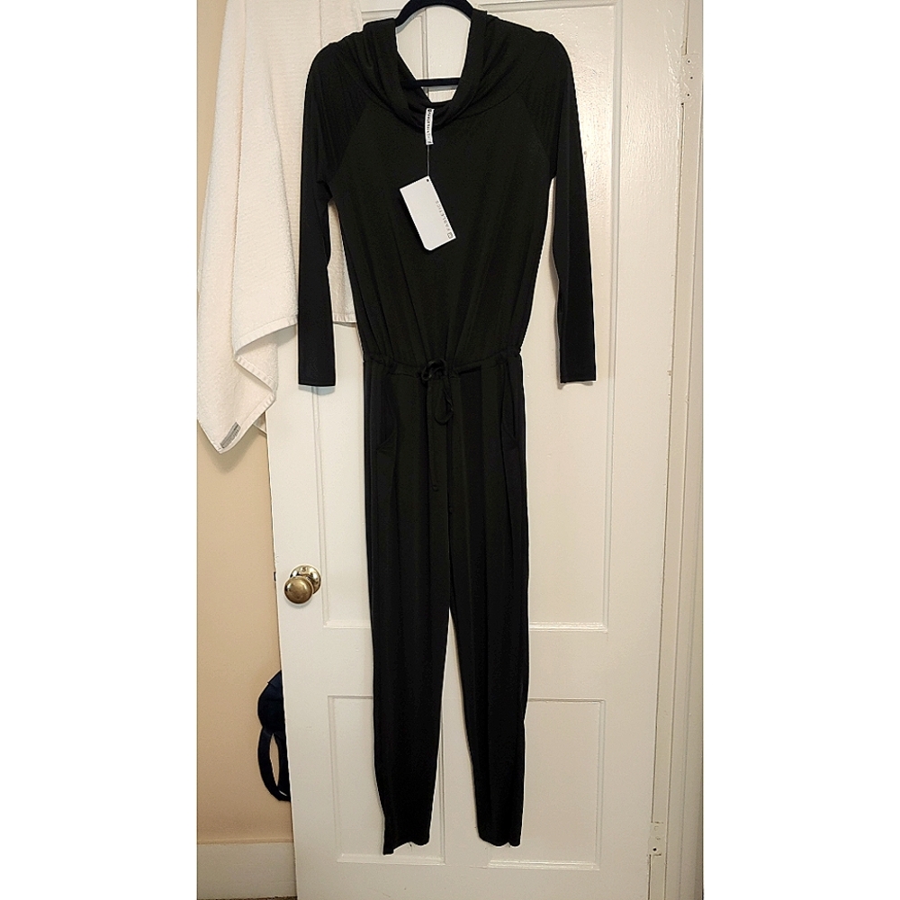 Off the shoulder Jumper, NWT